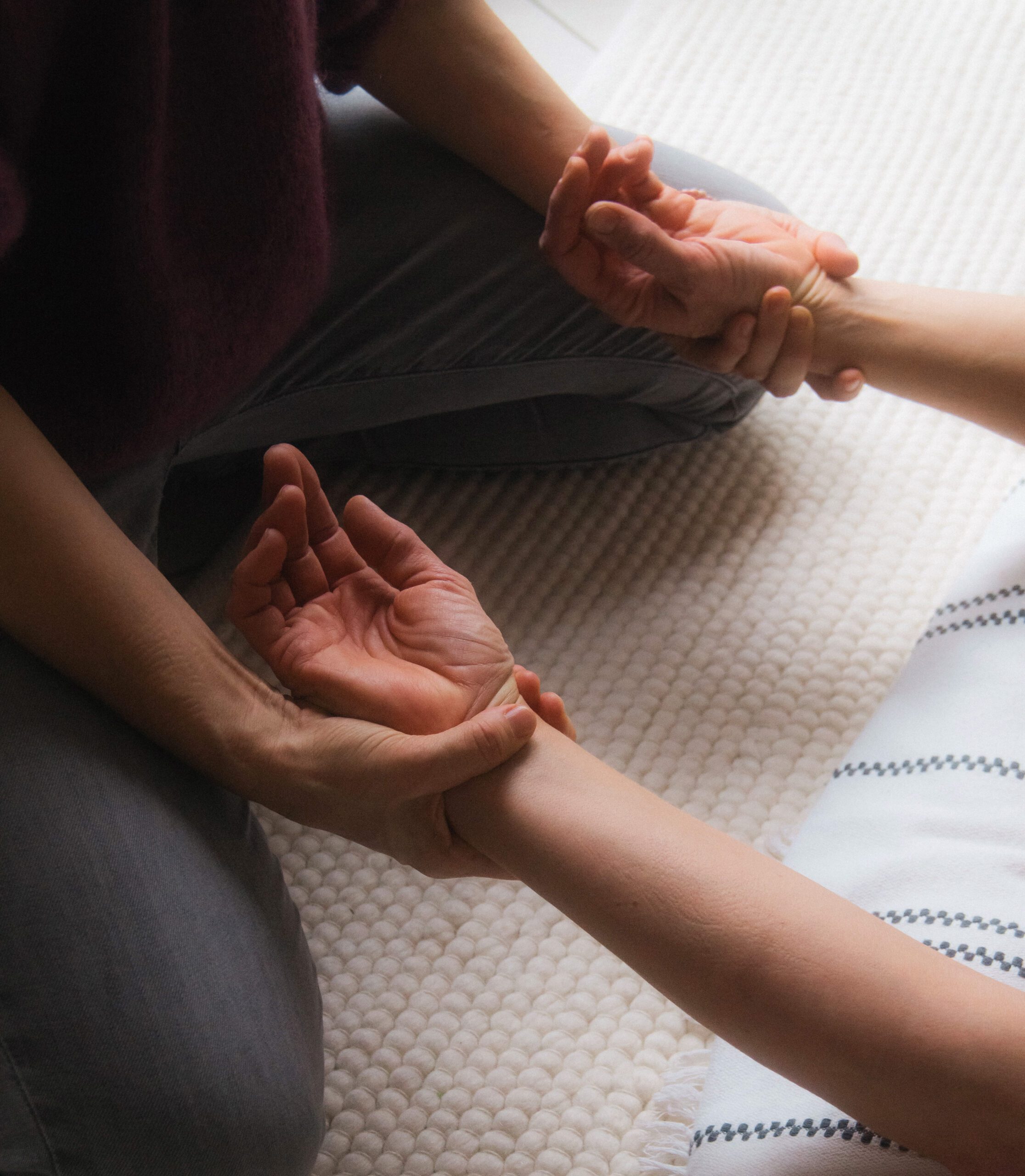 Sibylle dehnt die Faszien